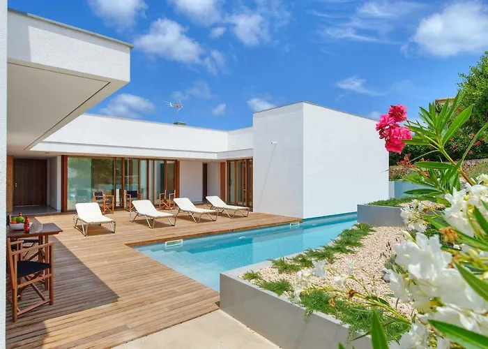 וילה Ullastres Ses Alzines *