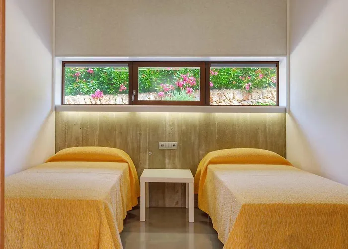 וילה Ullastres Ses Alzines *